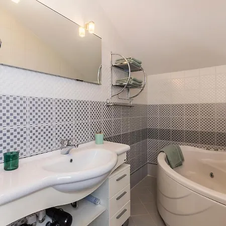 House Pineta - Fazana, Sea View & Mini Wellness