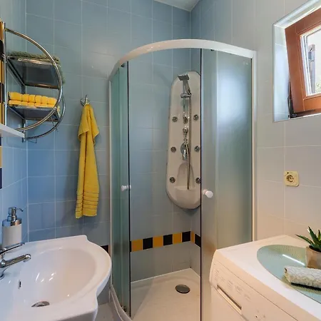 House Pineta - Fazana, Sea View & Mini Wellness Ferienhaus *